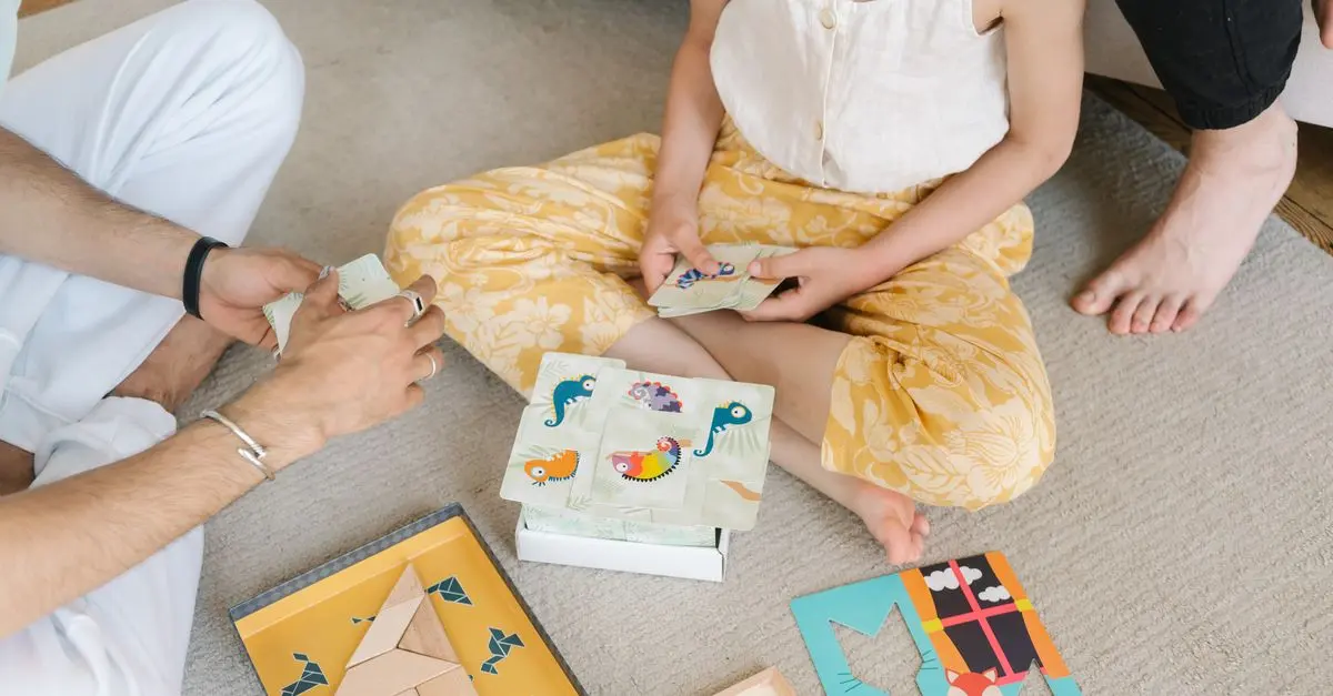 Jeux de cartes pour enfants en voyage : Comparatif complet